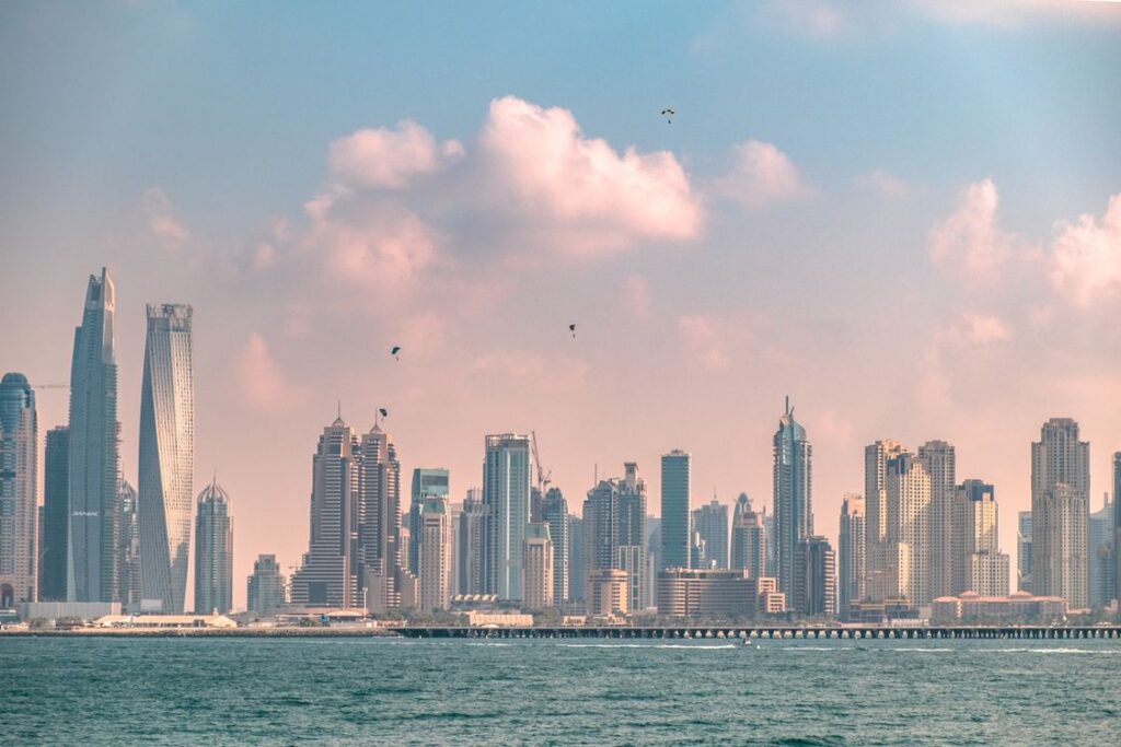 Dubai şehir siluetinin genel görünümü