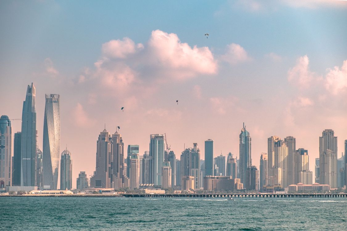 Dubai şehir siluetinin genel görünümü